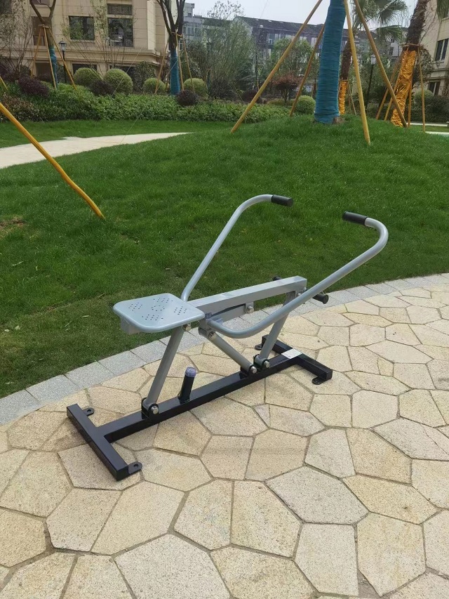 outdoor fitness equipment